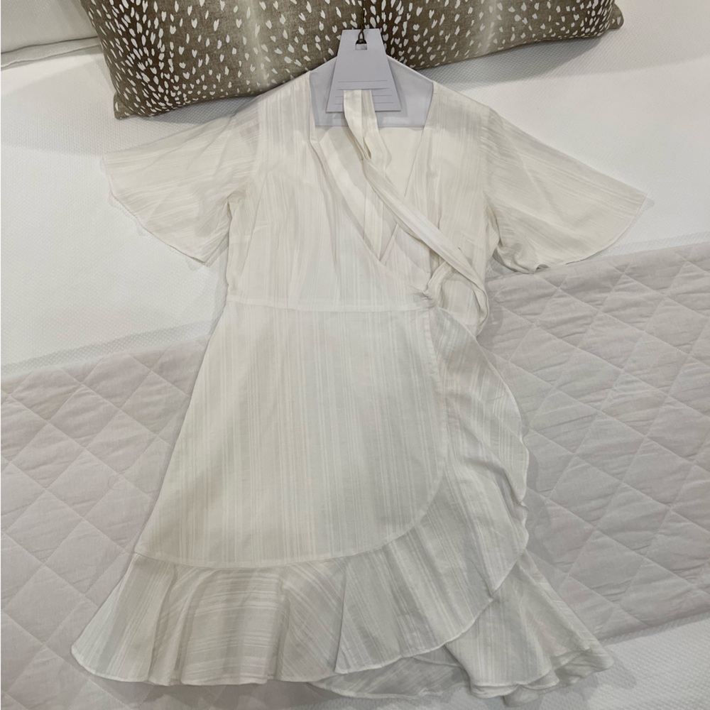 Great condition! Gianni Bini Wrap Dress